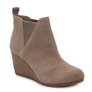 NWT Toms Kelsey wedge bootie